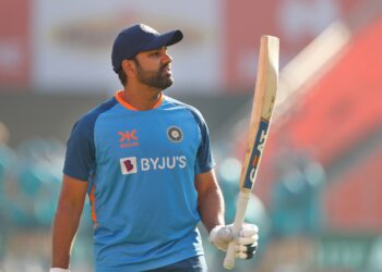 Sunil Gavaskar Showed Unhappiness Towards Rohit Sharma For This Decision, He Says That Its Not Good In Year Of The World Cup