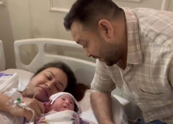 Video: Tejashwi Yadav Seen Playing With His Daughter, Video Going Viral On Social Media