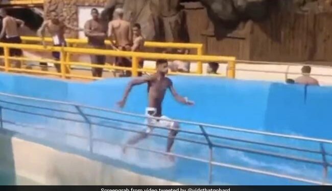 Man Was Running On A Waterslide In An Amusement Park Then What Happened Next In Viral Video