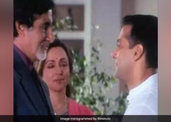 After An Argument With Son Father Puts Up WhatsApp Status With Reference To Film Baghban You Will Not Stop Laughing