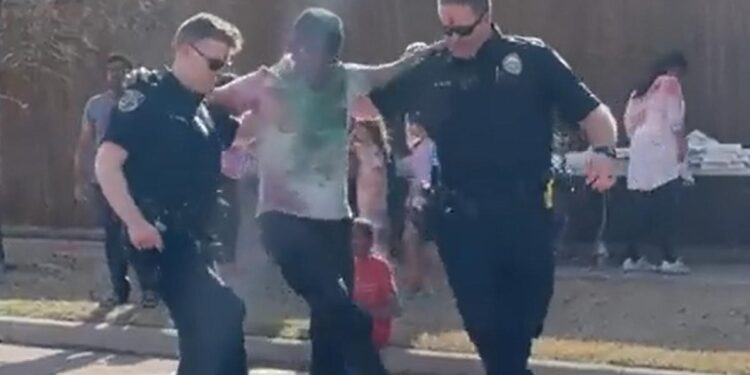US Police Officers Dance To Naatu Naatu After RRRs Big Oscars Win: California Police Dancing On Natu Natu Song On Holi Party On The Street | Video Of US Cops Dancing To Naatu Naatu Goes Viral