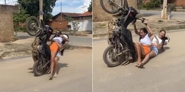 Funny Video Of Girl Driving: Girl Flying Like A Bird On The Bike | Girl Lifted The First Wheel Of The Bike In The Air,Ladkiyon Ka Video, Papa Ki Pari Viral Video
