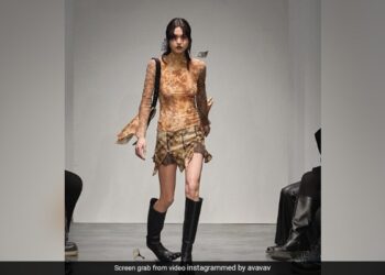WATCH: Heels Break Off, Clothes Tear Off, At Milan Fashion Week, Models Had Clothes Falling Apart On The Runway, This Fashion Show Has A Message On Luxury