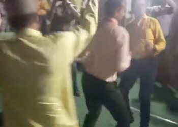 Zindagi Ka Bharosa Nahi: Officer Dies While Dancing On The Song Bas Aaj Ki Raat Hai Zindagi
