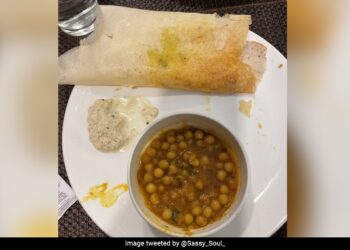 Woman Eats Dosa With Chole In Breakfast Internet Calls This Bizarre Combo Ye Paap Hai