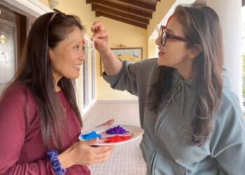 Manisha Koirala Holi Photos: Manisha Koirala Celebrates Holi With Family And Friends In Her Hometown Nepal
