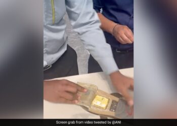 Gold Worth Rs 60.67 Lakh Was Hidden In The Toilet Of The Aircraft, Flight Came From Dubai To Chennai