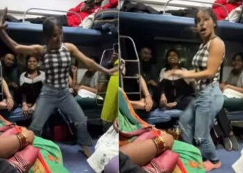 Indias Got Talent Contestant Dances To Saami Saami Song On Train | Girl Is Seen-dancing In Front Of Passengers On Sami Sami Song, Ladki Ne Train Me Kiya Dance