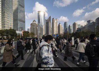 China Falling Birth Rate: As China Birth Rate Falls, College Students Given A Week Off To Fall In Love Says Report