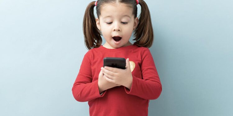 5 Year Old Girl Orders Rupees 2 47 Lakh Worth Of Boots And Toys On Her Mom Amazon In US