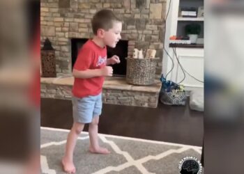 This Special Child Took The First Step At The Age Of 5, People Started Praising On Social Media