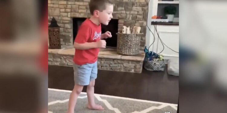 This Special Child Took The First Step At The Age Of 5, People Started Praising On Social Media