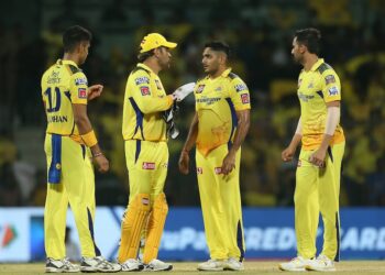 Watch IPL 2023 MS Dhonis Impact Player Tushar Deshpande Was Troubled By Giving No Ball, Then Mahi Removed The Bowlers Confusion After Seeing The Tips