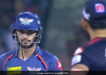 Naveen-ul-Haq Posted An Instagram Story On Virats Dismissal, Fans Trolled Fiercely