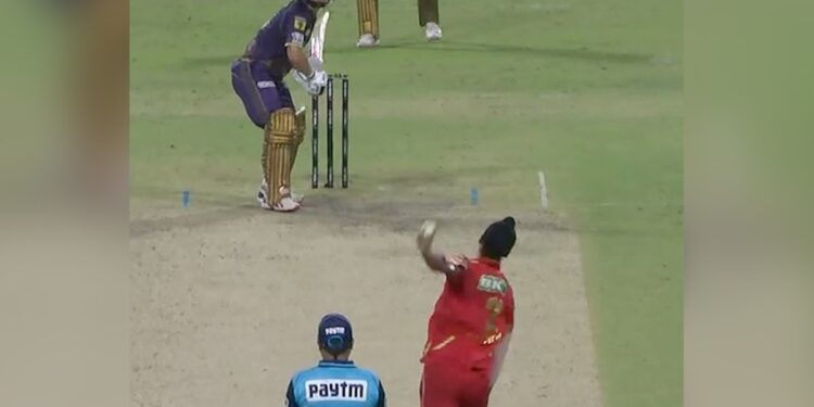 Watch Video Arshdeep Singh Left Teary-eyed After Rinku Singh Smacks Him In KKRs Last-ball Win Andre Russell Run Out
