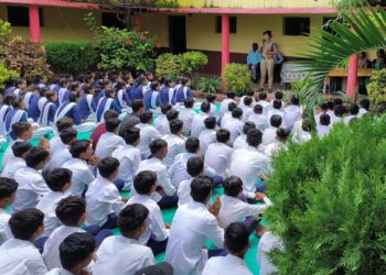शासकीय हायर सेकंडरी स्कूल नागलवाड़ी में नागलवाड़ी पुलिस द्वारा किया गया जागरूकता अभियान का आयोजन