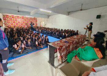 थाना अंजड पुलिस  द्वारा मॉडर्न पब्लिक स्कूल में जागरूकता कार्यक्रम का आयोजन किया गया