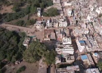 अयोध्या में श्रीराम प्राण प्रतिष्ठा शोभायात्रा होने से थाना खेतिया पुलिस द्वारा संवेदनशील स्थानों पर करवाई गई ड्रोन सर्चिंग