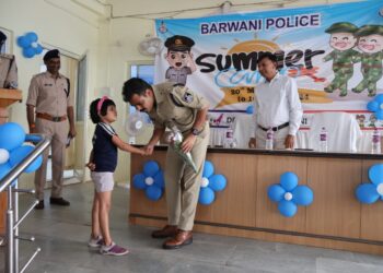 पुलिस इकाई बड़वानी में समर कैंप का भव्य शुभारंभ