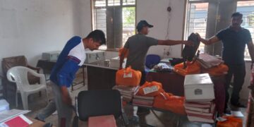 रविवार को जिला पुलिस द्वारा सभी थाने व चौकियों में ऑपरेशन क्लीन के तहत की गई साफ सफाई व श्रमदान