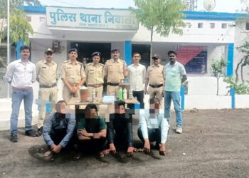 सोना चांदी चमकाने के नाम पर धोखाधड़ी कर आभूषण लेकर भागने वाले गिरोह के आरोपी थाना निवाली पुलिस की गिरफ्त में