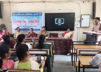 बालिका महाविद्यालय बडवानी के दिक्षारंभ समारोह में थाना प्रभारी बडवानी ने दी नये कानूनों की जानकारी