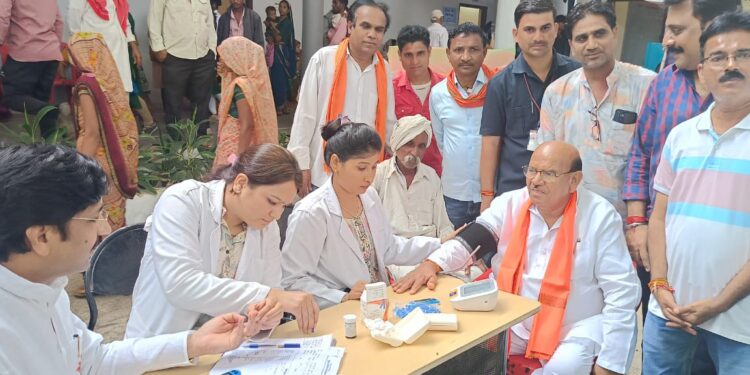 सेंधवा में आयोजित हुआ विशाल ऐतिहासिक स्वास्थ्य शिविर