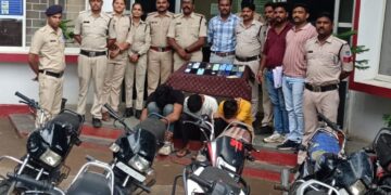 पुलिस थाना बड़वानी ने किया वाहन चोरी का खुलासा, आरोपियों को गिरफ्तार कर 11 दो पहिया वाहन व 16 मोबाईल फोन किए जप्त