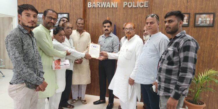 मुस्लिम समुदाय के प्रतिनिधि मंडल के द्वारा बड़वानी पुलिस का किया आभार व्यक्त