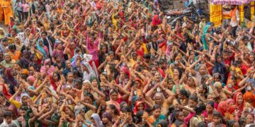 विशाल सर्वधर्म चुनरी कलश यात्रा का आयोजन