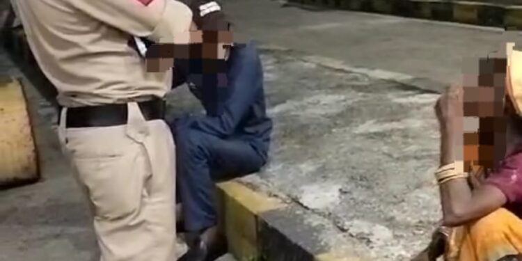 थाना अंजड 100 डॉयल ने रास्‍ता भटकी 60 वर्षीय वृध्‍द महिला को सकुशल पहुंचाया,घर