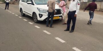 लोक परिवहन वाहनों एवं स्कूल/कॉलेज बसों पर विशेष चेकिंग अभियान