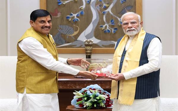 प्रधानमंत्री श्री मोदी से मुख्यमंत्री डॉ. यादव ने की मुलाकात