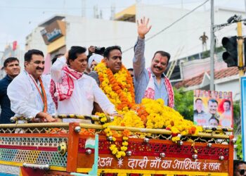 धार जिला कांग्रेस कमेटी के नवनियुक्त अध्यक्ष स्वतंत्र जोशी के स्वागत में उमड़ी भीड़, नेता प्रतिपक्ष उमंग सिंघार भी रहे मौजूद