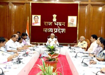 योजना के प्रभावी क्रियान्वयन के लिए अधिकारियों की जिम्मेदारी तय हो : राज्यपाल श्री पटेल