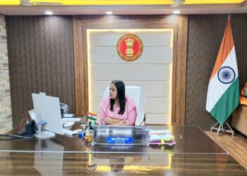 शाला त्यागी बच्चों को पुनः शिक्षा की मुख्य धारा से जोड़ने हेतु सर्वे कार्य की कलेक्टर ने की समीक्षा