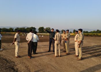 डीआईजी निमाड़ रेंज व एसपी ने मुख्यमंत्री के दौरे को लेकर सुरक्षा व्यवस्थाओं का किया जायजा