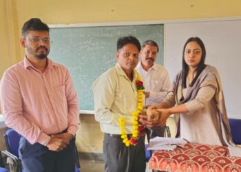 मतदाता सूची के विशेष गहन पुनरीक्षण में उत्कृष्ट कार्य हेतु बीएलओ सम्मानित