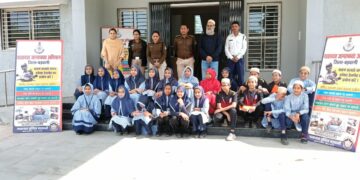 पंजतनिया हाई स्कूल के विद्यार्थियों को थाना यातायात एवं पुलिस कंट्रोल रूम बड़वानी का कराया गया शैक्षणिक भ्रमण*