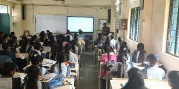 यातायात थाना बड़वानी द्वारा “सड़क सुरक्षा जीवन रक्षा” अभियान के अंतर्गत जीडीसी कॉलेज में जागरूकता कार्यक्रम आयोजित