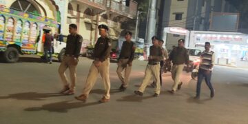बड़वानी पुलिस द्वारा शाम के समय सतत पैदल भ्रमण एवं चेकिंग अभियान