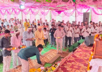 बड़वानी जिले के अंजड तहसील के ग्राम बड़गांव में अखिल भारतीय चैतन्य साधक परिवार बडगांव के तत्वावधान में