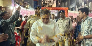 पुलिस अधीक्षक बड़वानी श्री पद्मविलोचन शुक्ल द्वारा थाना सेंधवा शहर के त्रिवेणी चौक पर किया जनसंवाद*