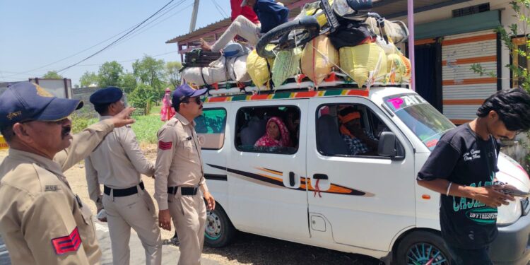 यातायात नियमों के प्रति बड़वानी पुलिस सख्त