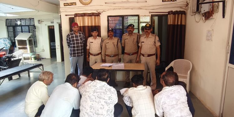 अवैध जुआ पर बड़ी कार्रवाई — 07 आरोपी गिरफ्तार, ₹1,65,700 नगद सहित वाहन जब्त
